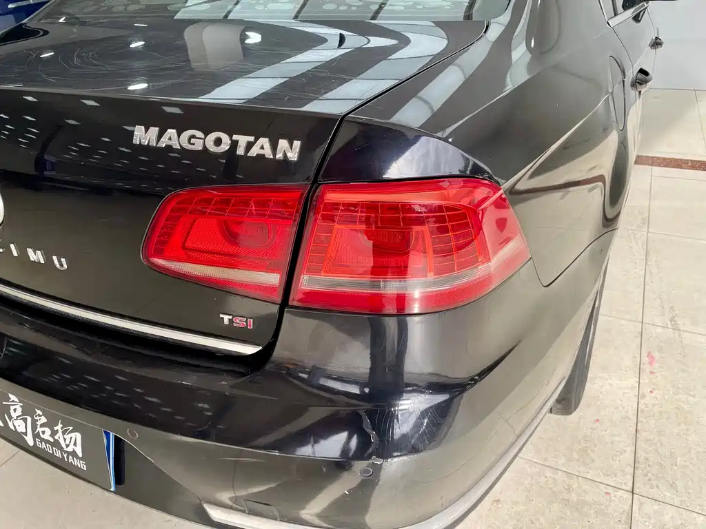 VOLKSWAGEN MAGOTAN 2012