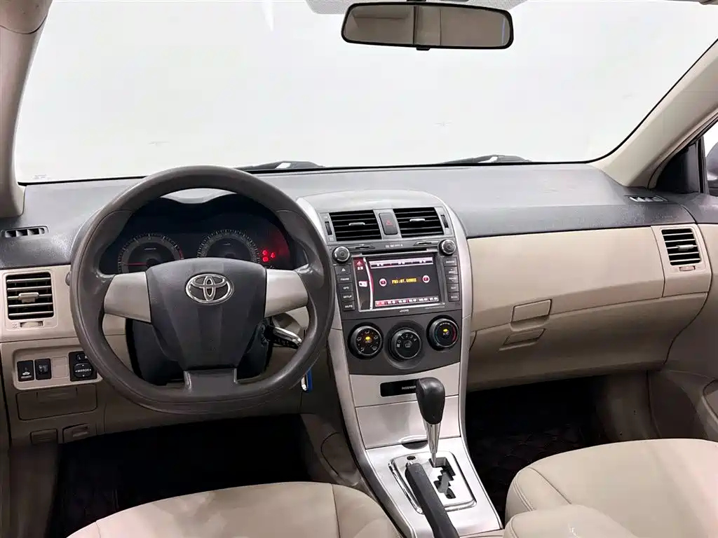 TOYOTA COROLLA 2012