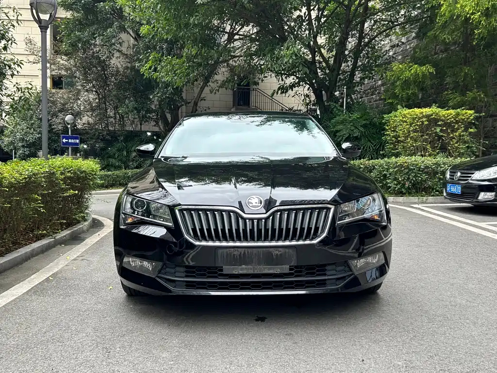 SKODA SUPERB 2019