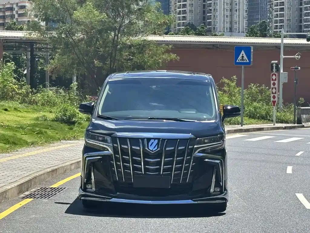 TOYOTA ALPHARD 2018