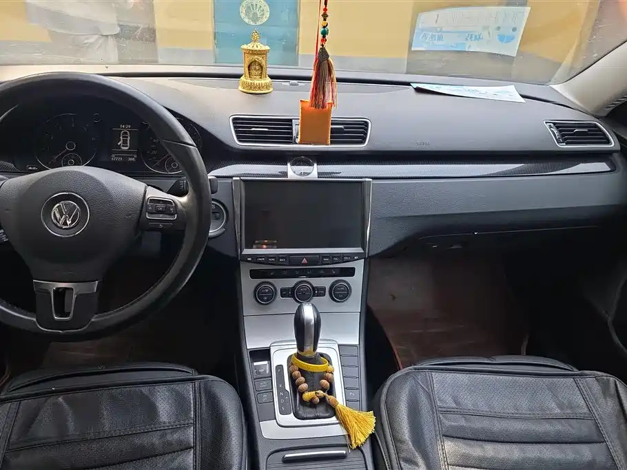 VOLKSWAGEN MAGOTAN 2015