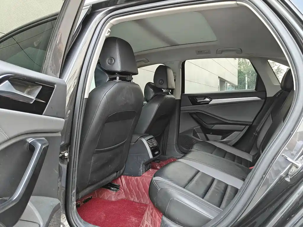 VOLKSWAGEN SAGITAR 2019
