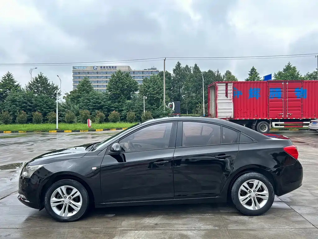 CHEVROLET CRUZE 2015
