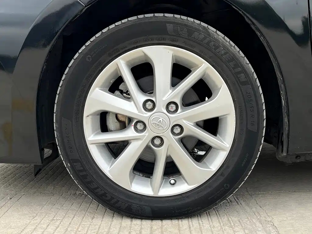 TOYOTA COROLLA 2015