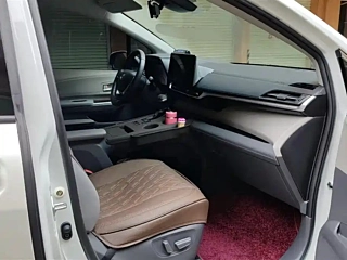 TOYOTA GRANVIA  2022 YEAR 2.5L HYBRID  EDITION 2022