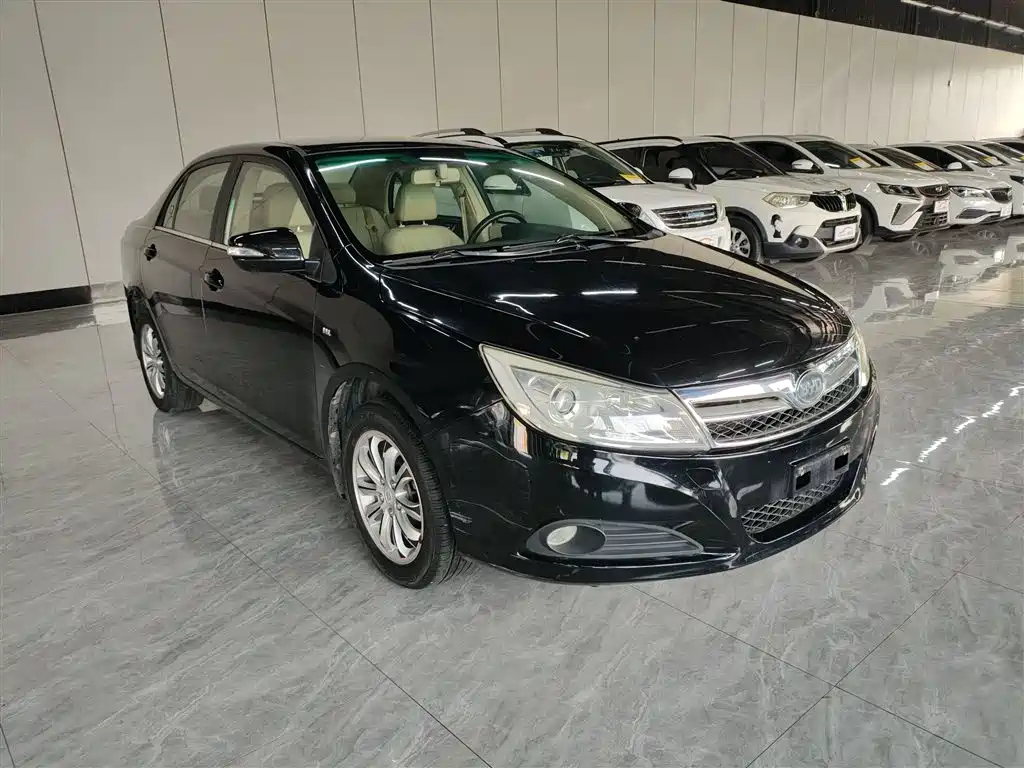 BYD SURUI 2014