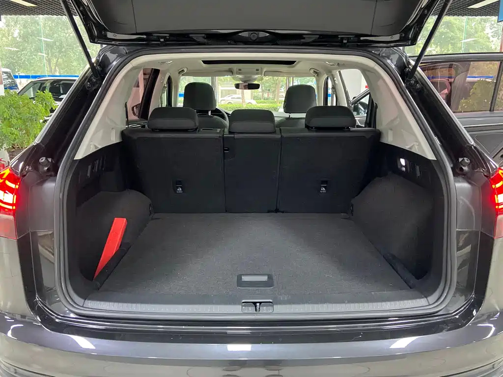 VOLKSWAGEN TAYRON 2019