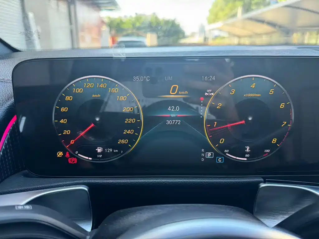 MERCEDES BENZ GLB 2023