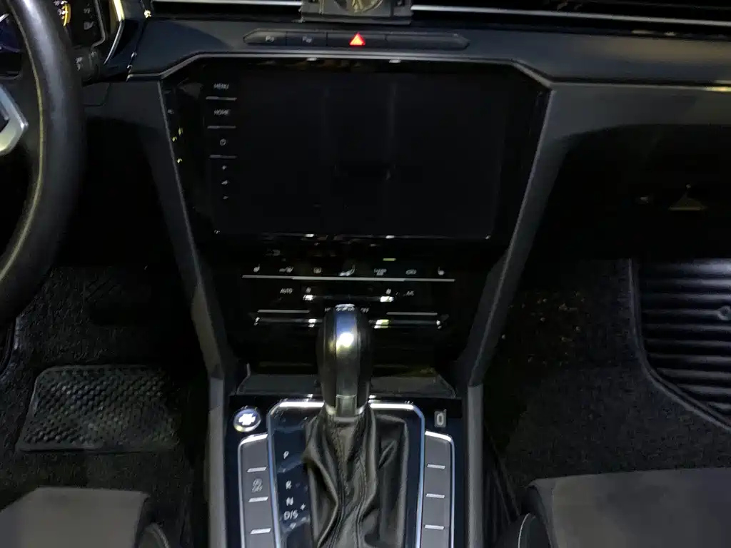 VOLKSWAGEN MAGOTAN 2020