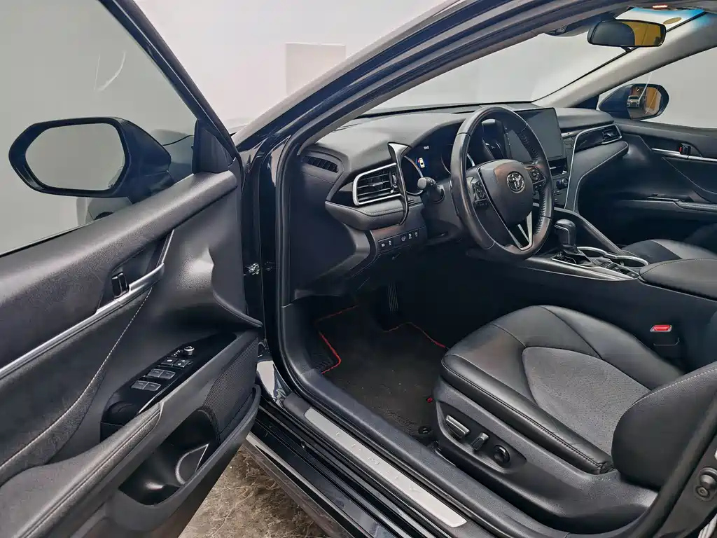 TOYOTA CAMRY 2021