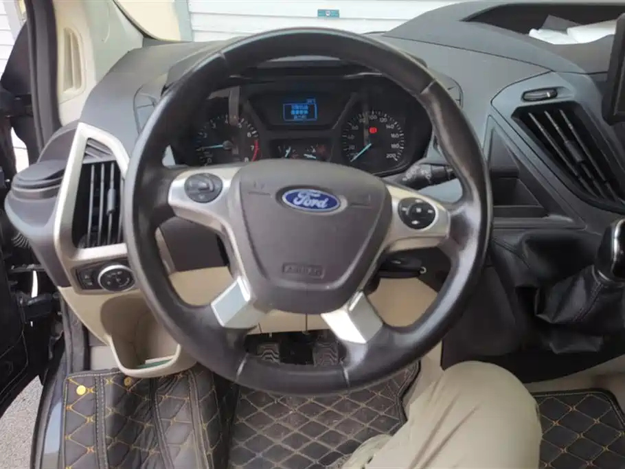 FORD TOUREO 2016