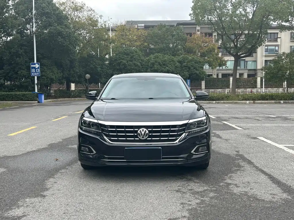 VOLKSWAGEN PASSAT 2019