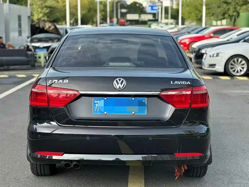 VOLKSWAGEN LAVIDA 2012