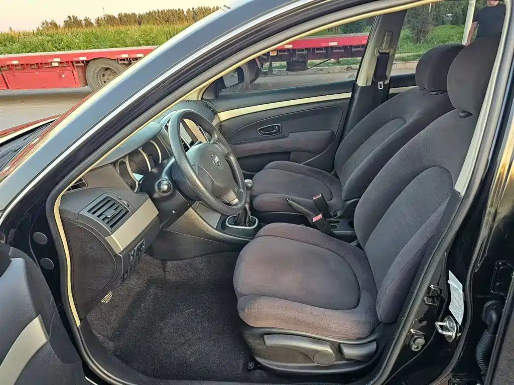NISSAN SYLPHY 2016