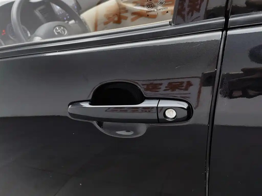 TOYOTA COROLLA 2013