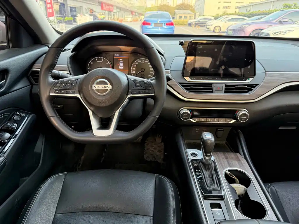 NISSAN TEANA 2022