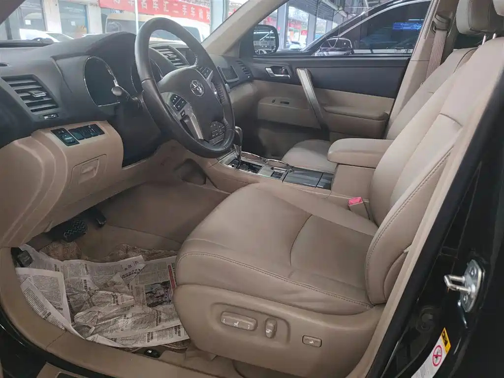 TOYOTA HIGHLANDER 2012