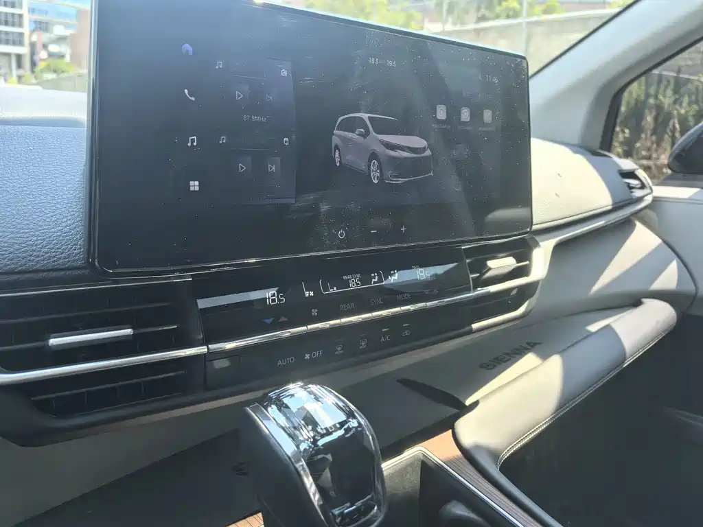 TOYOTA SIENNA SIENNA 2024