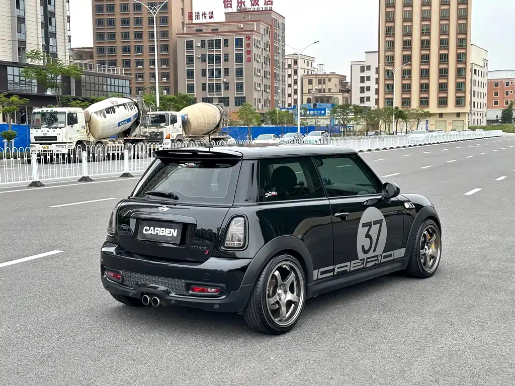 MINI OTHER 2011