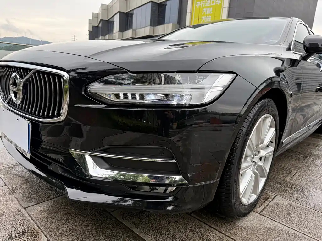VOLVO S90 2020