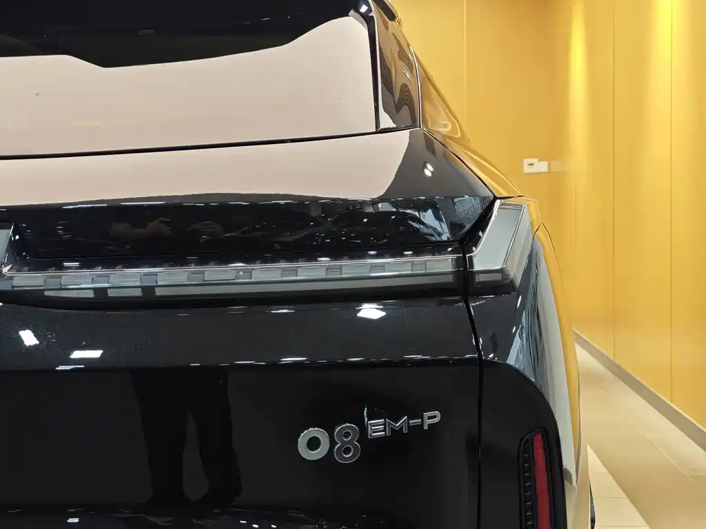 LYNK&CO 08 NEW ENERGY 2025