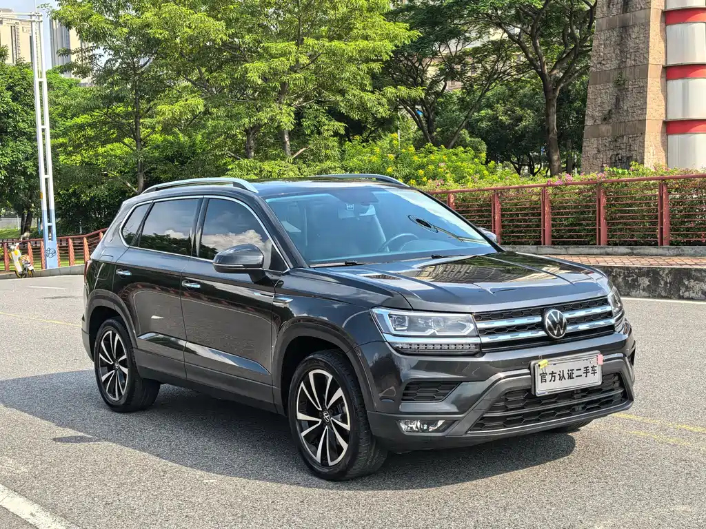 VOLKSWAGEN THARU 2022