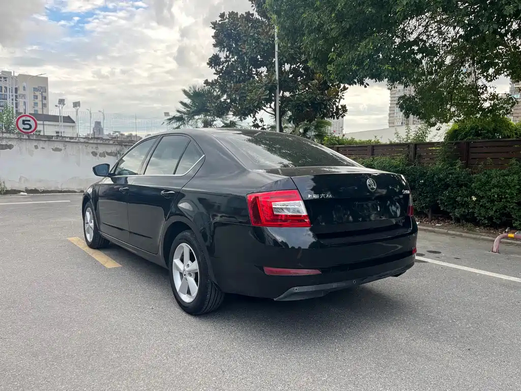 SKODA OCTAVIA 2015