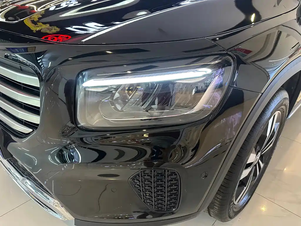 MERCEDES BENZ GLB 2024