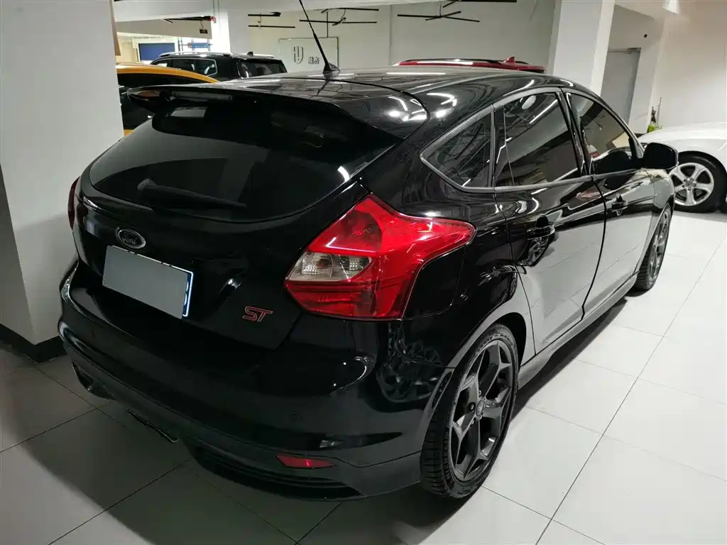 FORD FOCUS IMPORT 2015
