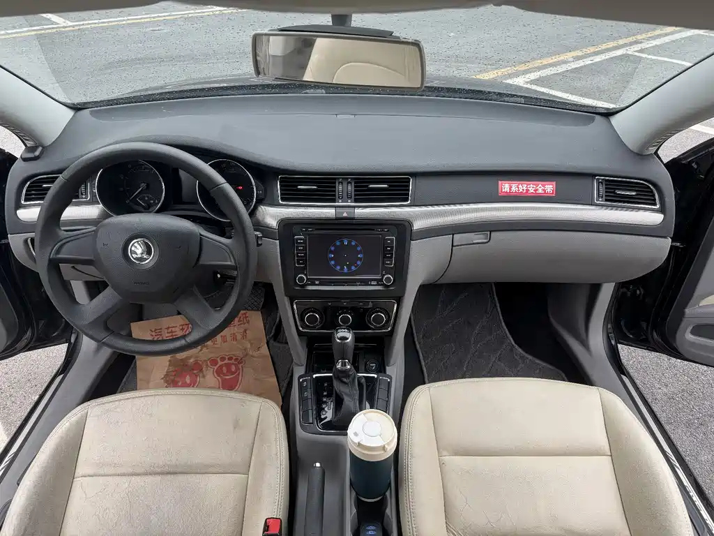 SKODA SUPERB 2013