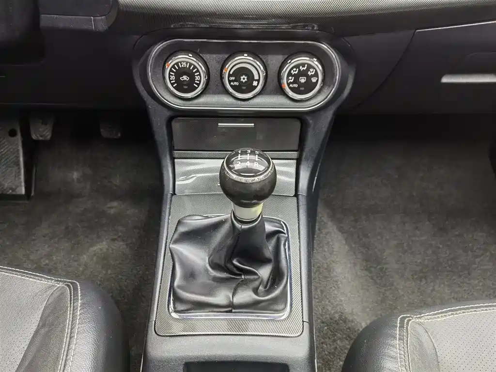 MITSUBISHI LANCER EX 2014