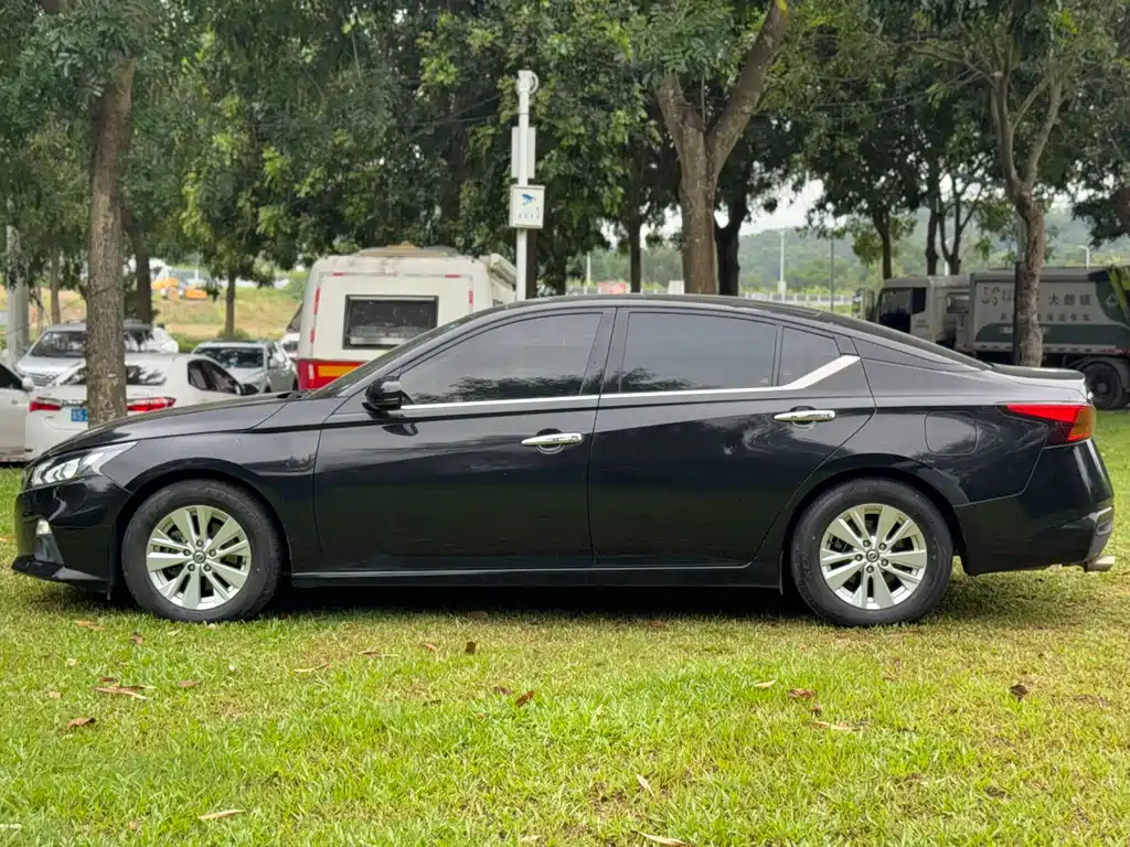 NISSAN TEANA 2019