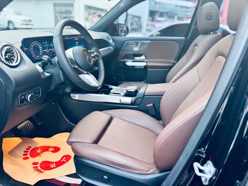 MERCEDES BENZ GLB 2024