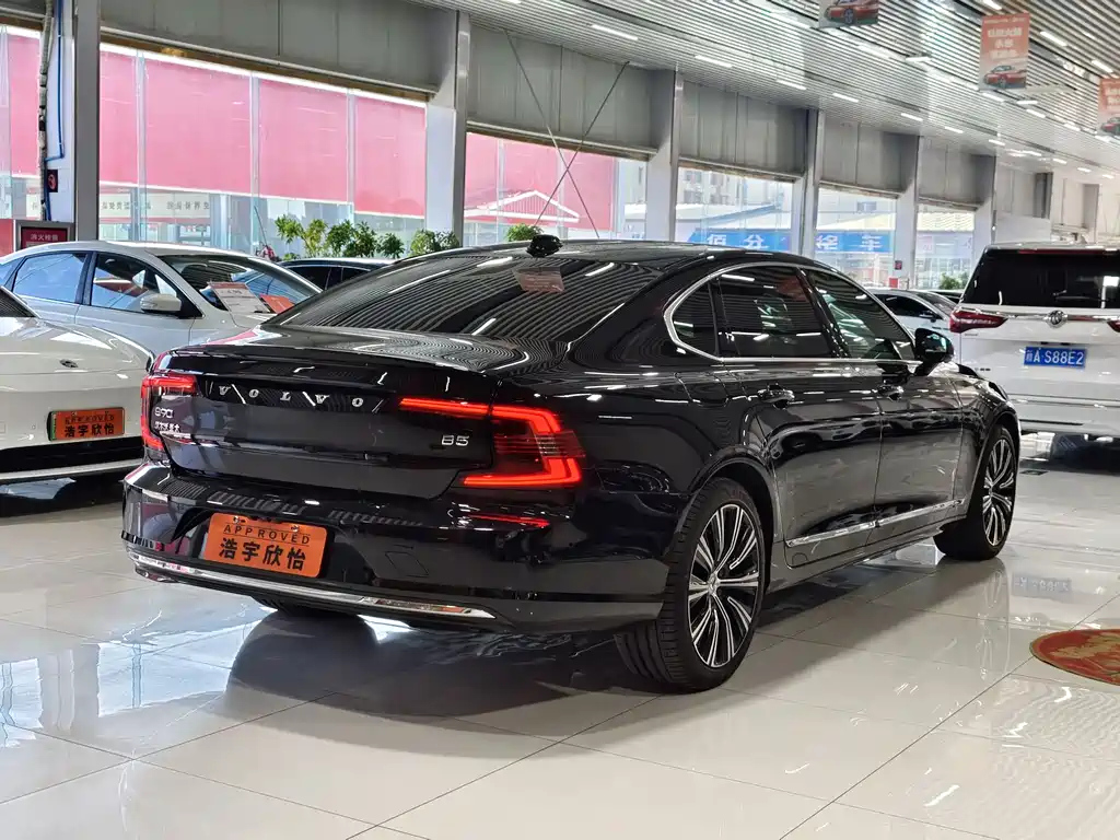 VOLVO S90 2024