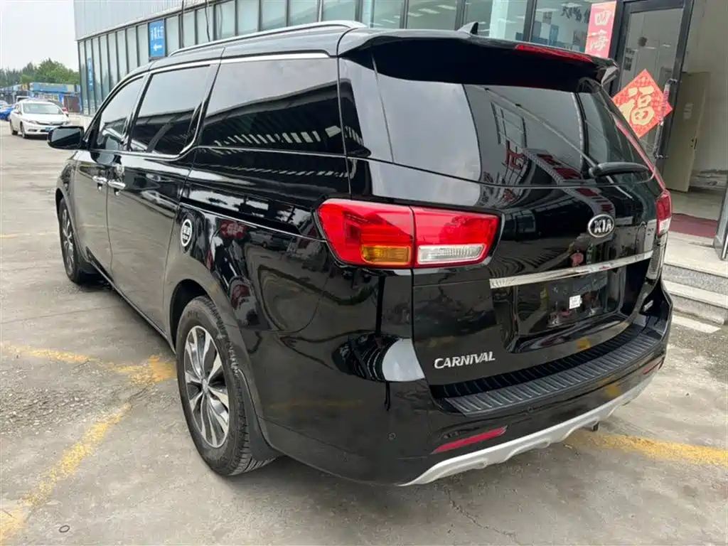 KIA CARNIVAL IMPORT 2017