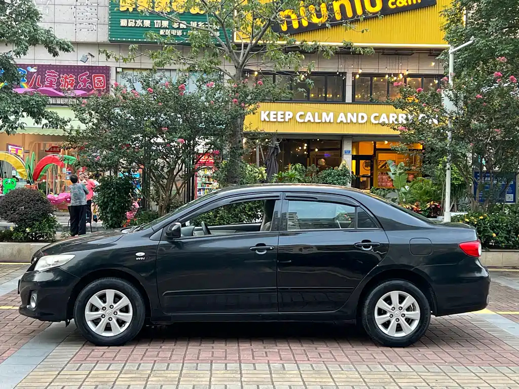 TOYOTA COROLLA 2012