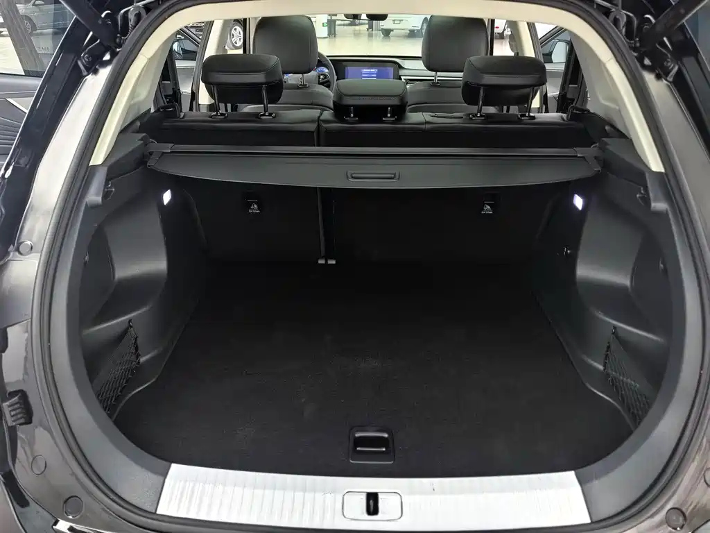 HONGQI HS5 2023