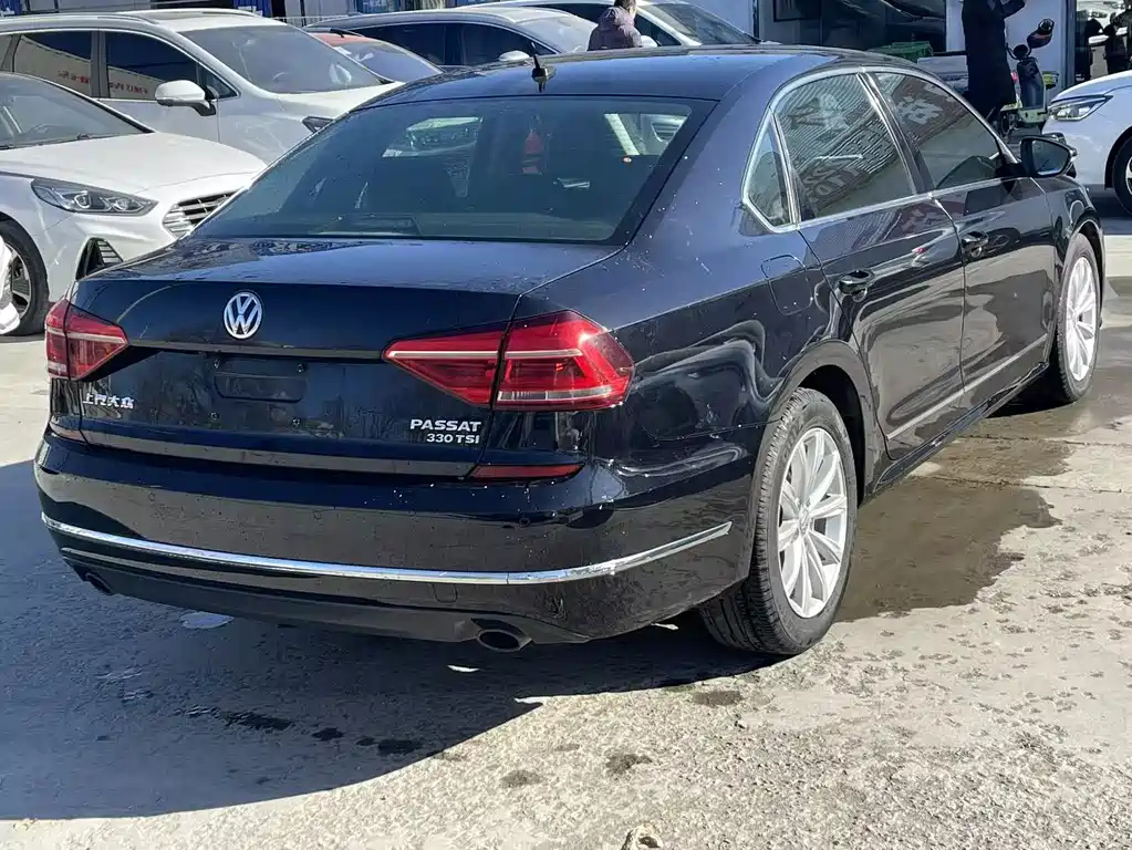 VOLKSWAGEN PASSAT 2016