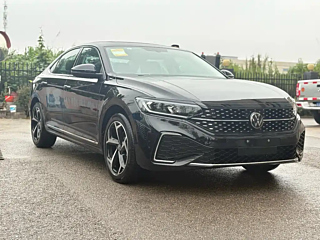 VOLKSWAGEN PASSAT 2025