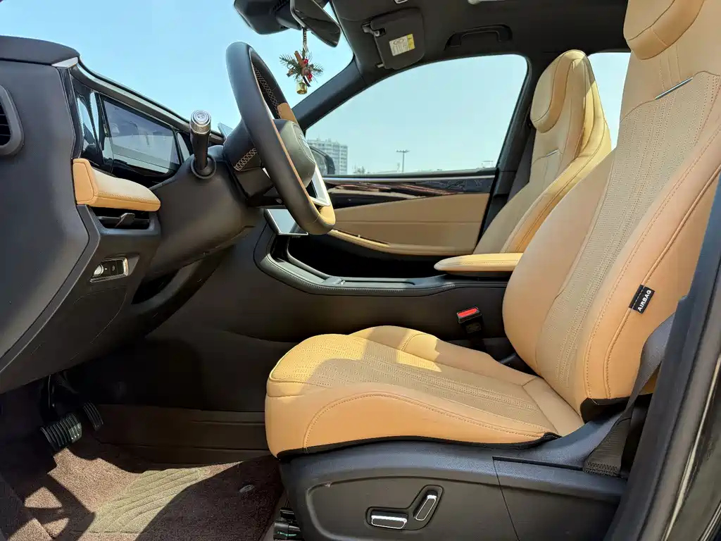 GEELY GALAXY GALAXY L7 2023