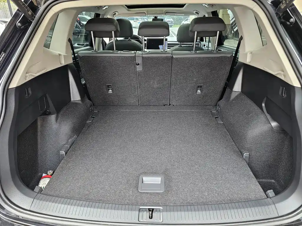 VOLKSWAGEN TIGUAN L 2022