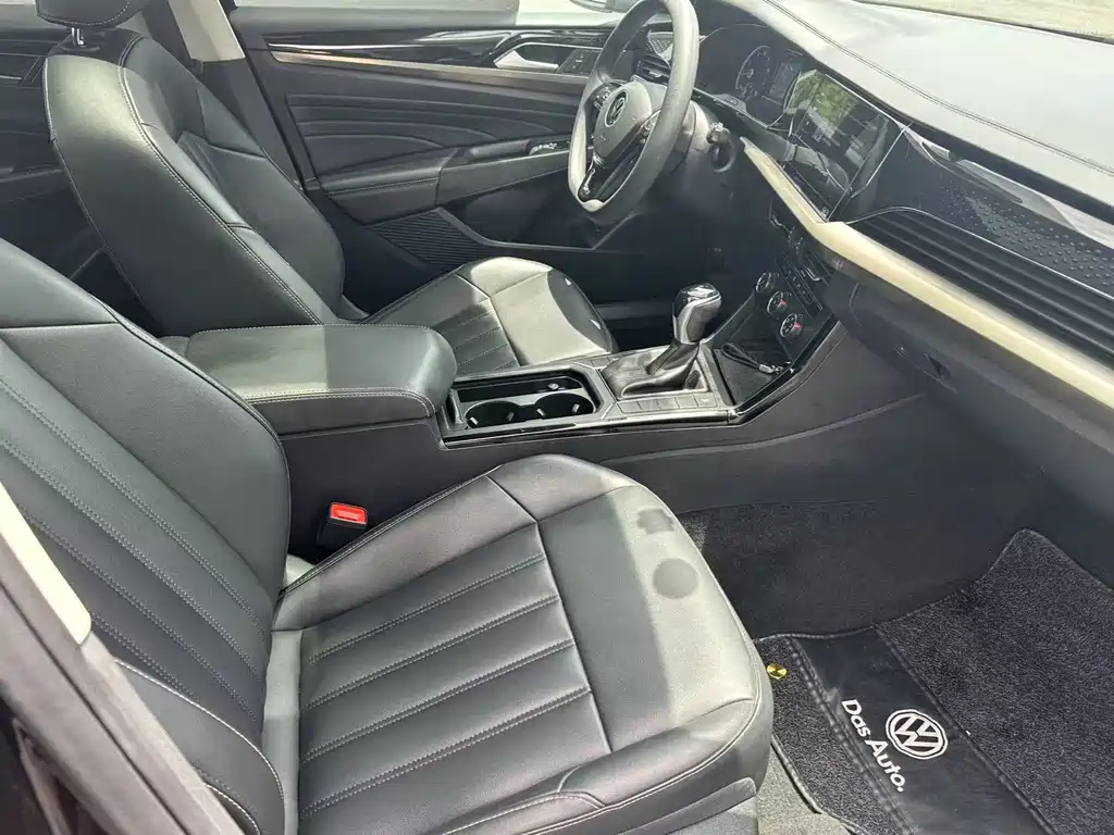 VOLKSWAGEN PASSAT 2021