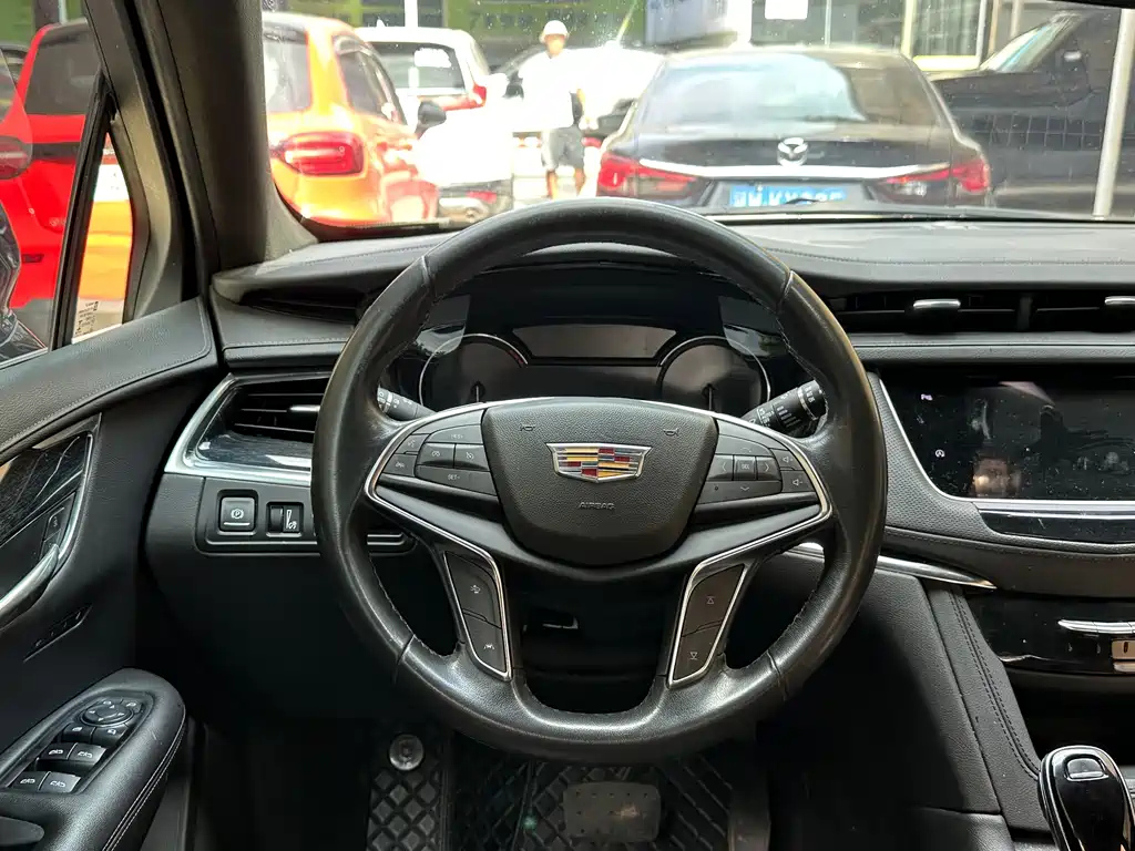 CADILLAC XT5 2022