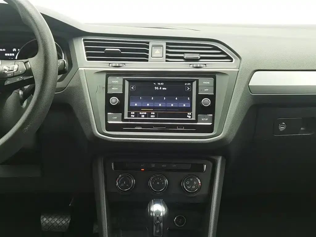 VOLKSWAGEN TIGUAN L 2021