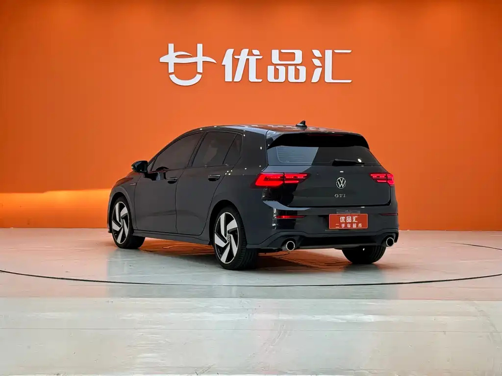 VOLKSWAGEN GOLF GTI 2021
