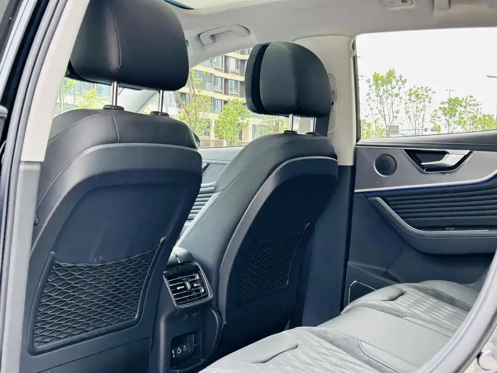 HONGQI HS5 2023
