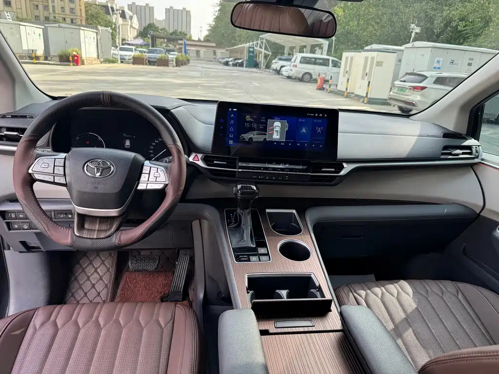 TOYOTA SIENNA SIENNA 2024