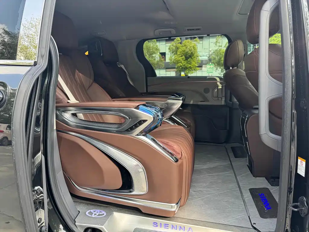 TOYOTA SIENNA SIENNA 2024