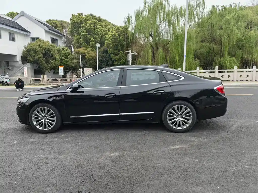 BUICK LACROSSE 2018
