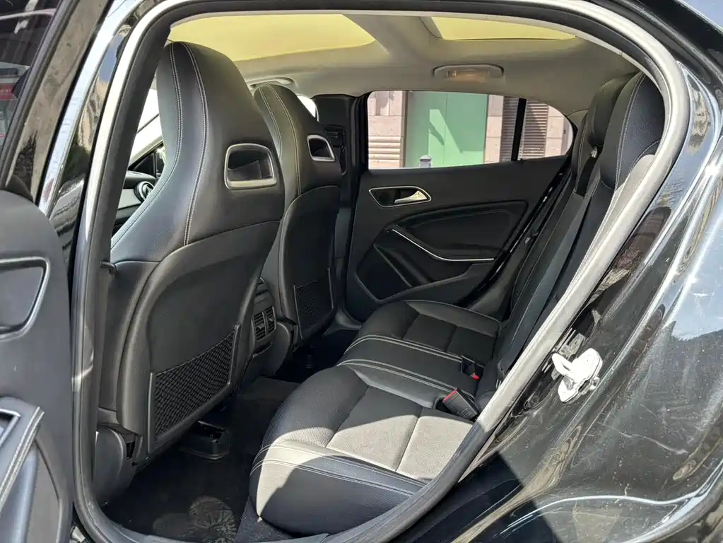 MERCEDES BENZ GLA 2016